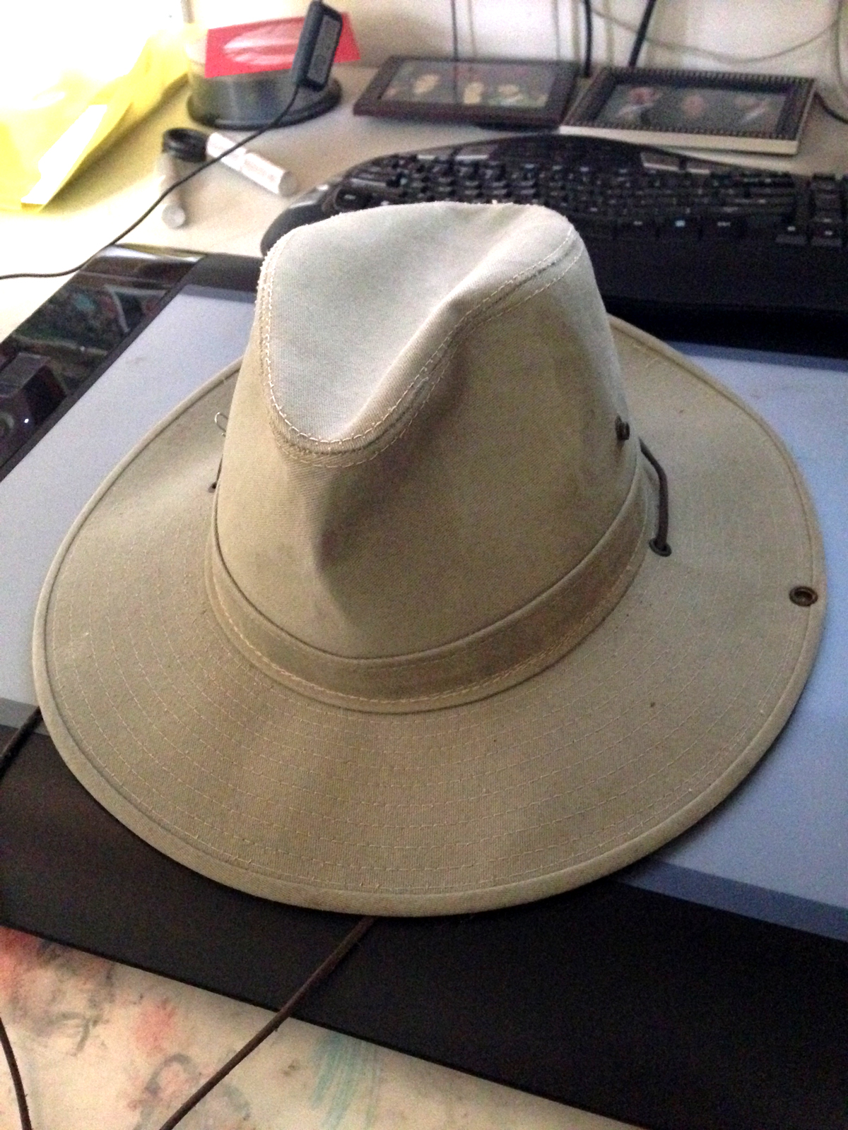 Australian-hat-2